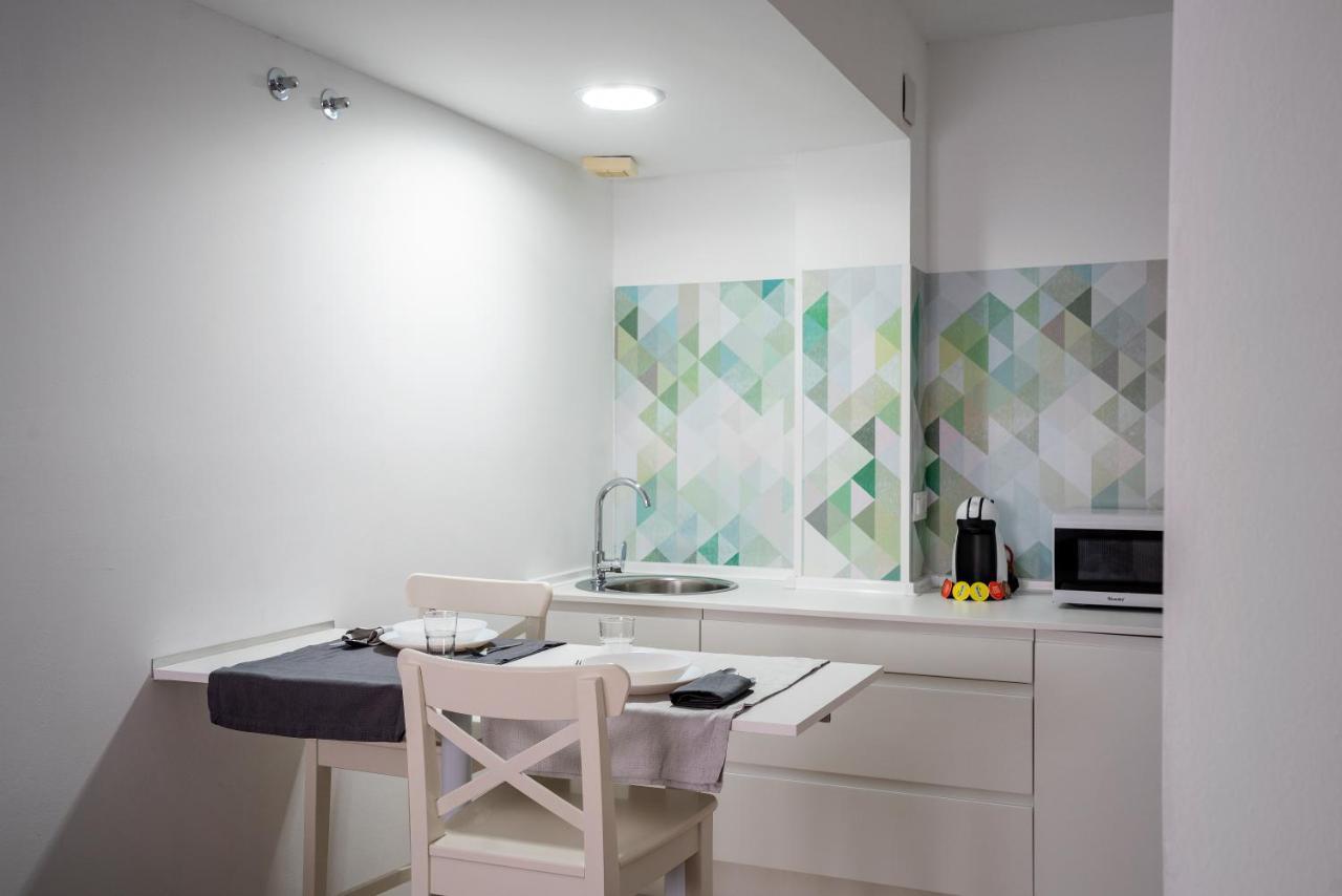 Hostal Plaza De Italia Caces Kültér fotó