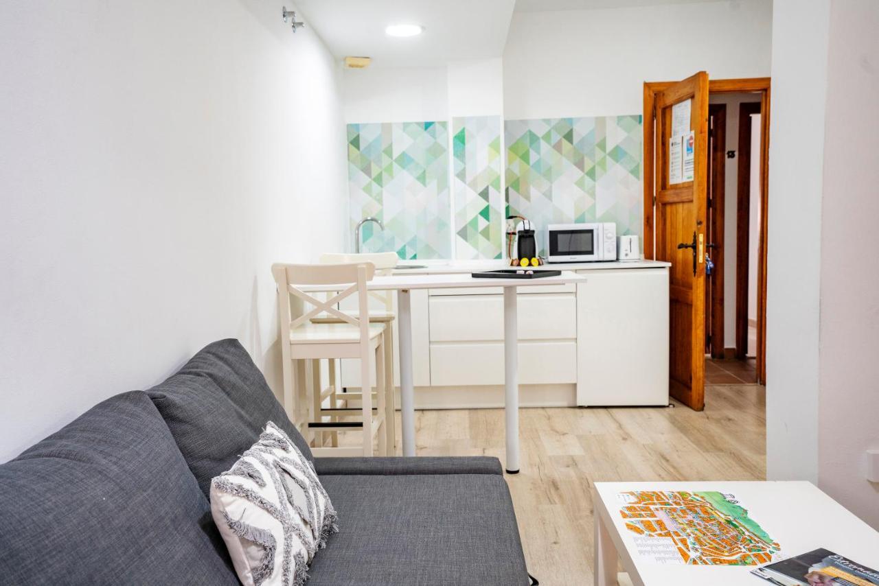 Hostal Plaza De Italia Caces Kültér fotó