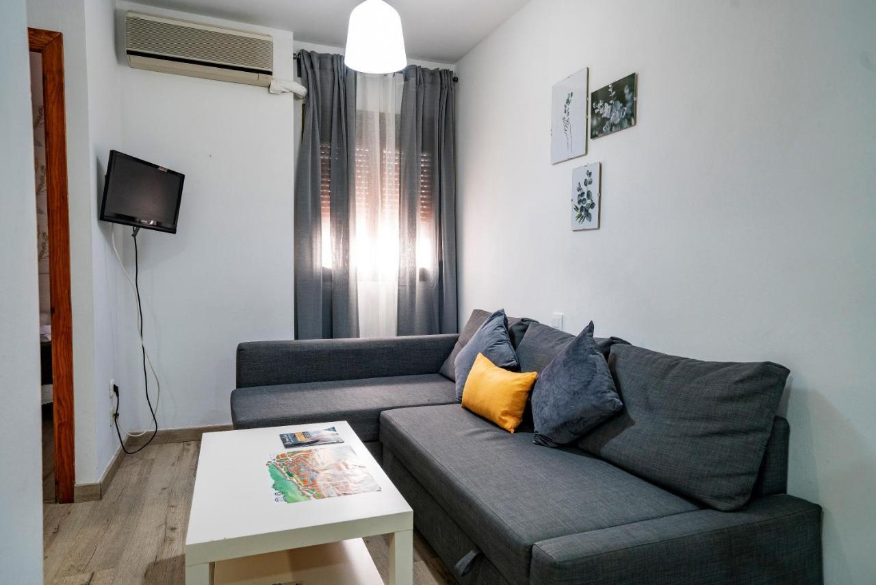 Hostal Plaza De Italia Caces Kültér fotó