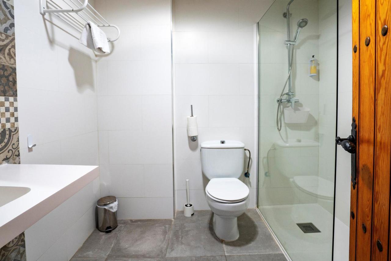 Hostal Plaza De Italia Caces Kültér fotó